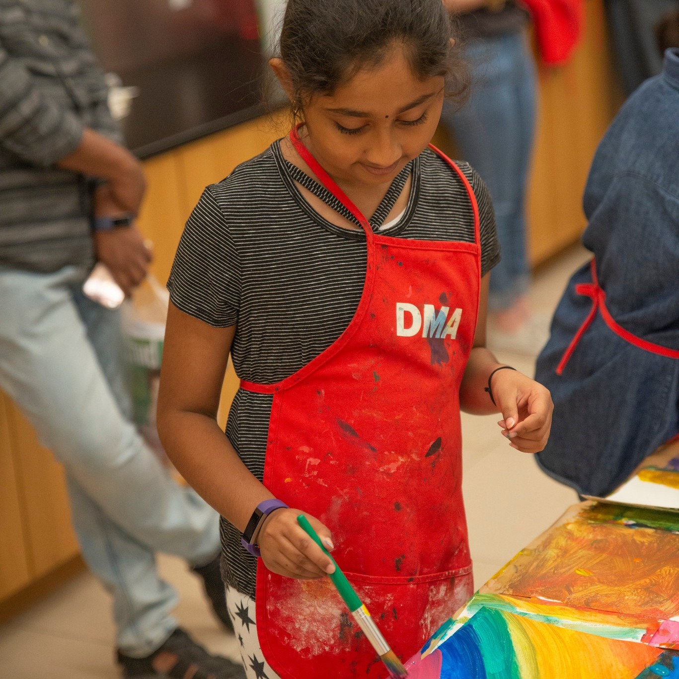 Drop-In Artmaking for Families with the DMA