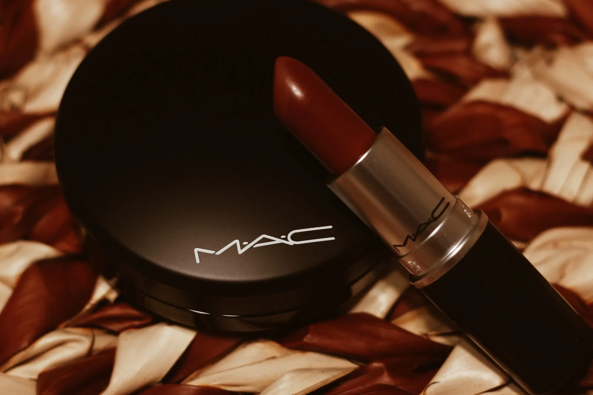 M•A•C