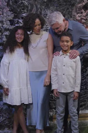 Picture-Perfect Holiday Outfits for the Whole Family