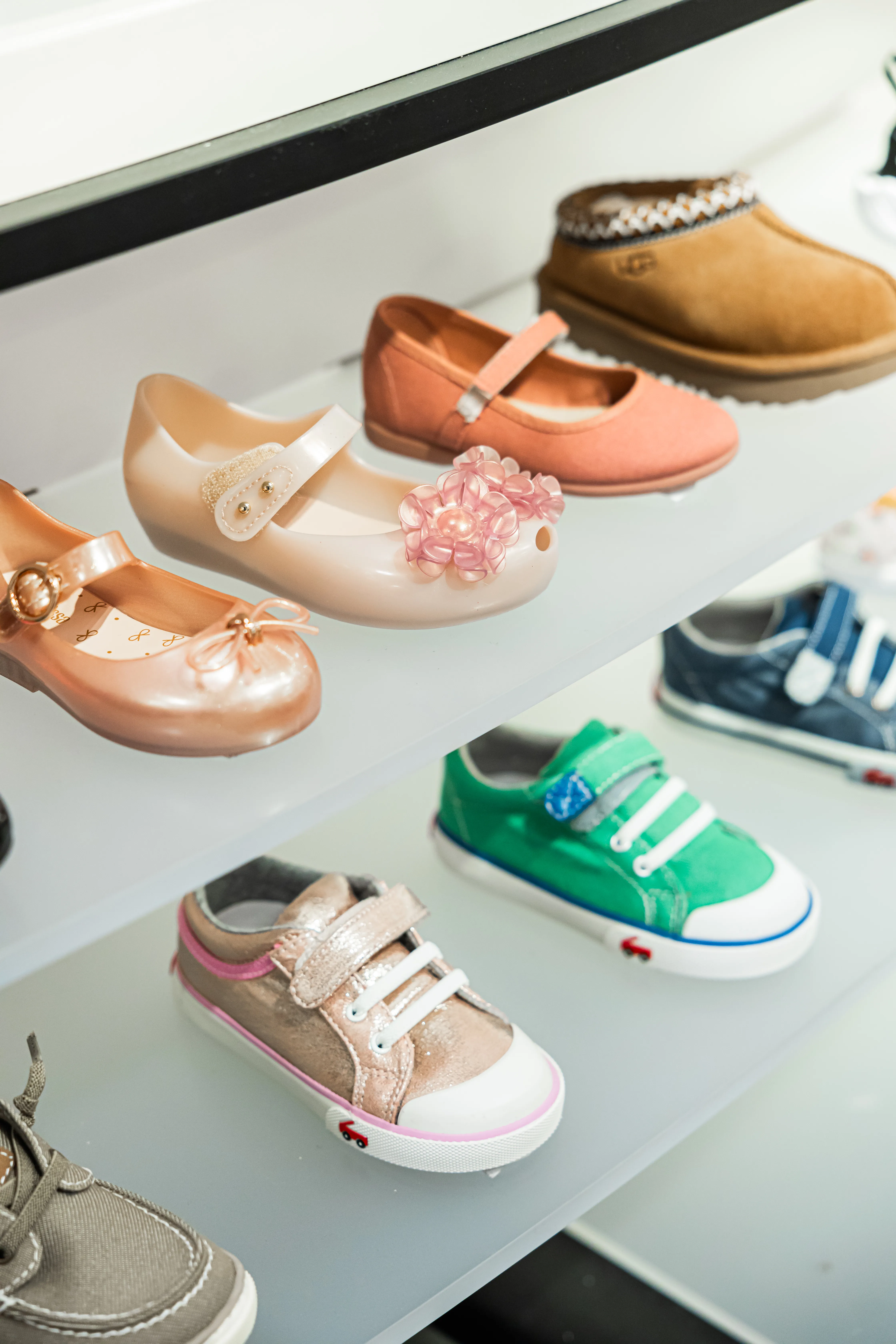 Kids' Shoe-Tying Class