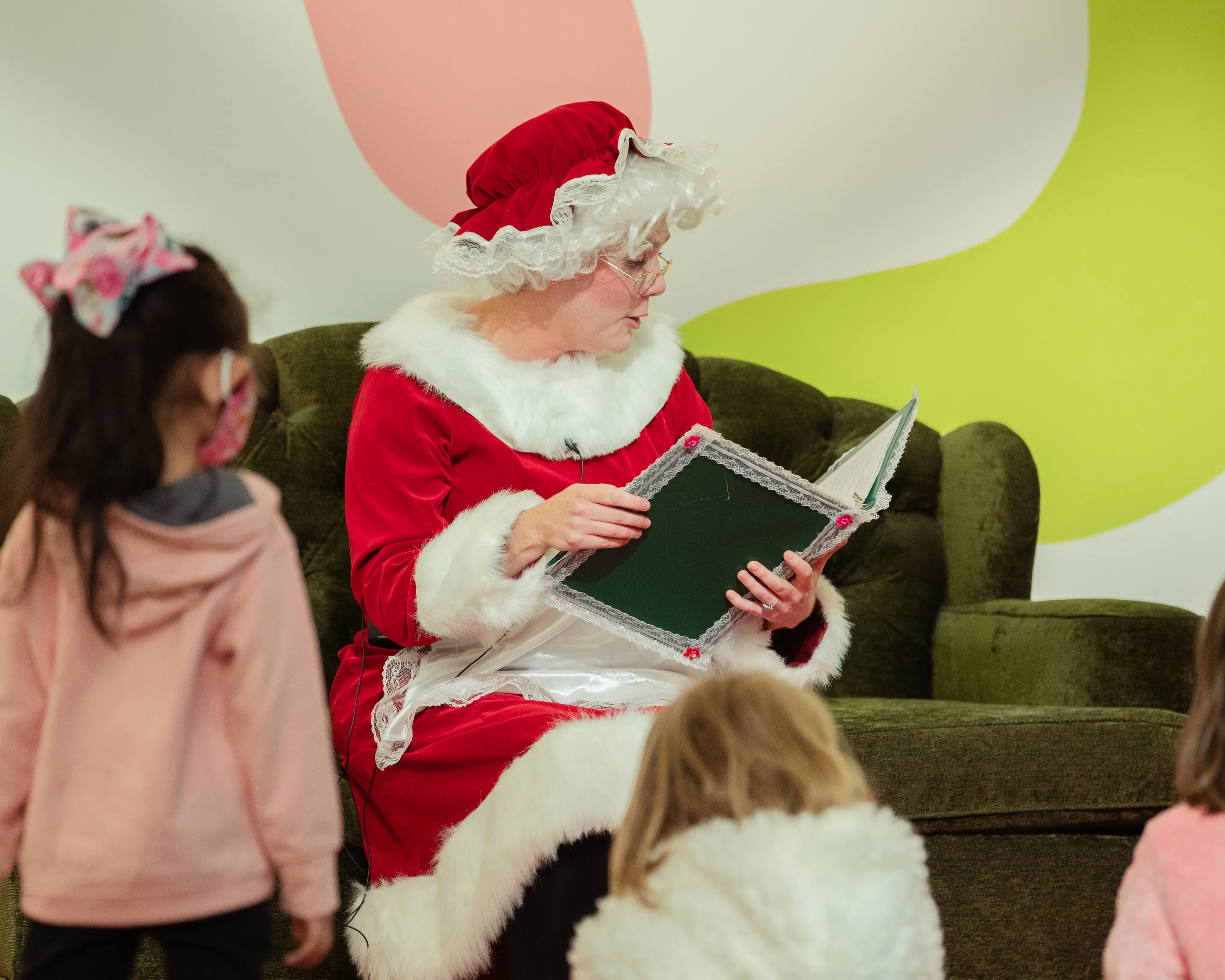 PALS Showtime: Storytime with Mrs. Claus